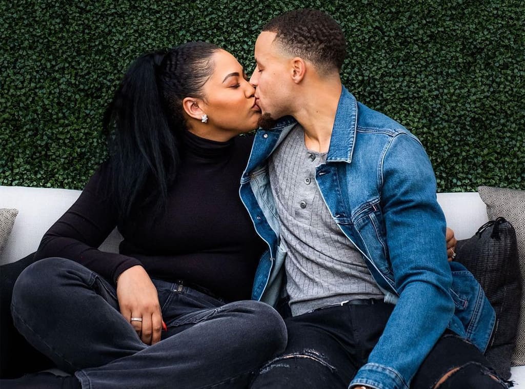 Love story between Stephen and Ayesha Curry 